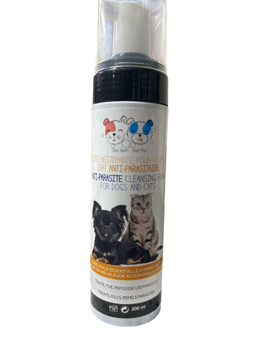 Mousse nettoyante pour chien et chat anti-parasitaire